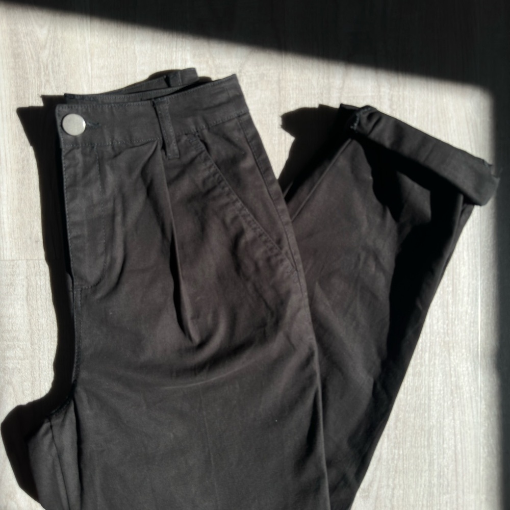 Women’s Black Pleated Barrel Pants
